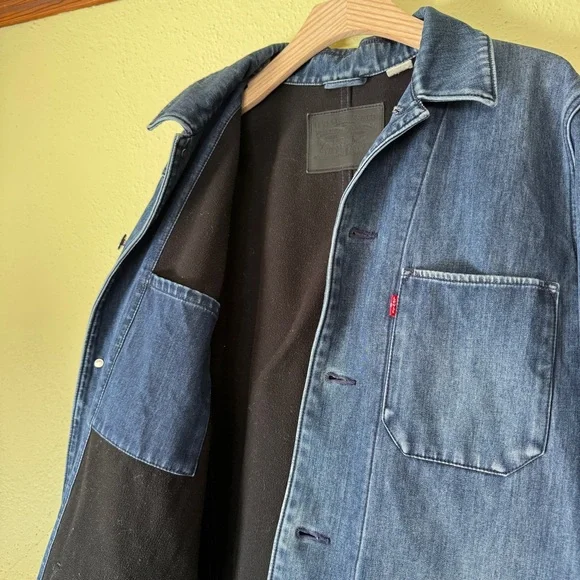 Levi’s Engineers Coat in Fleece-Lined Denim - Picture 12 of 13
